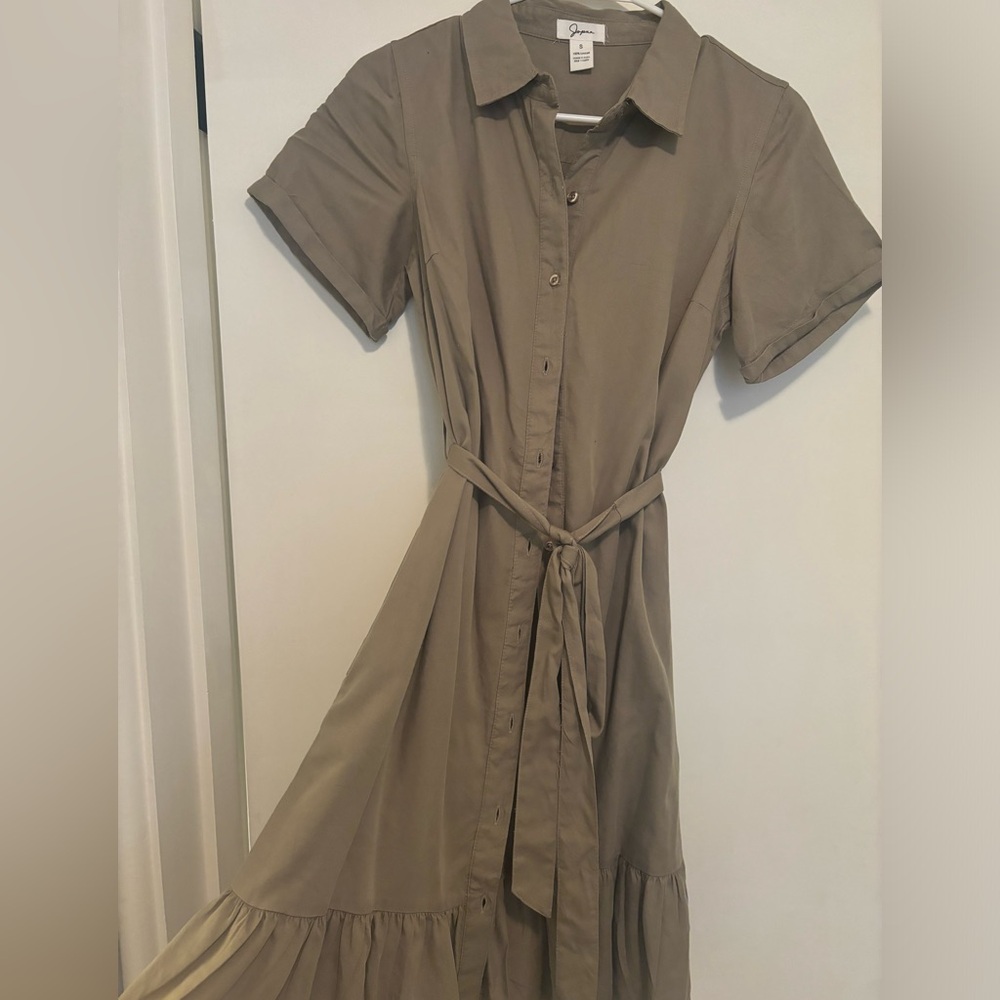 Casual khaki button-up dress